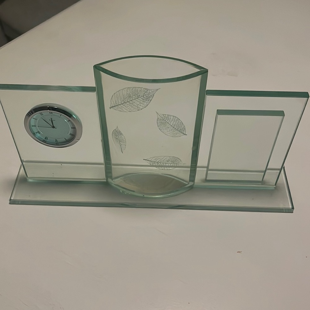 Bulova table clock decoration